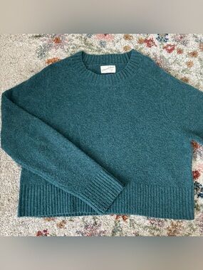 Women’s Universal Thread Teal Crewneck Sweater
